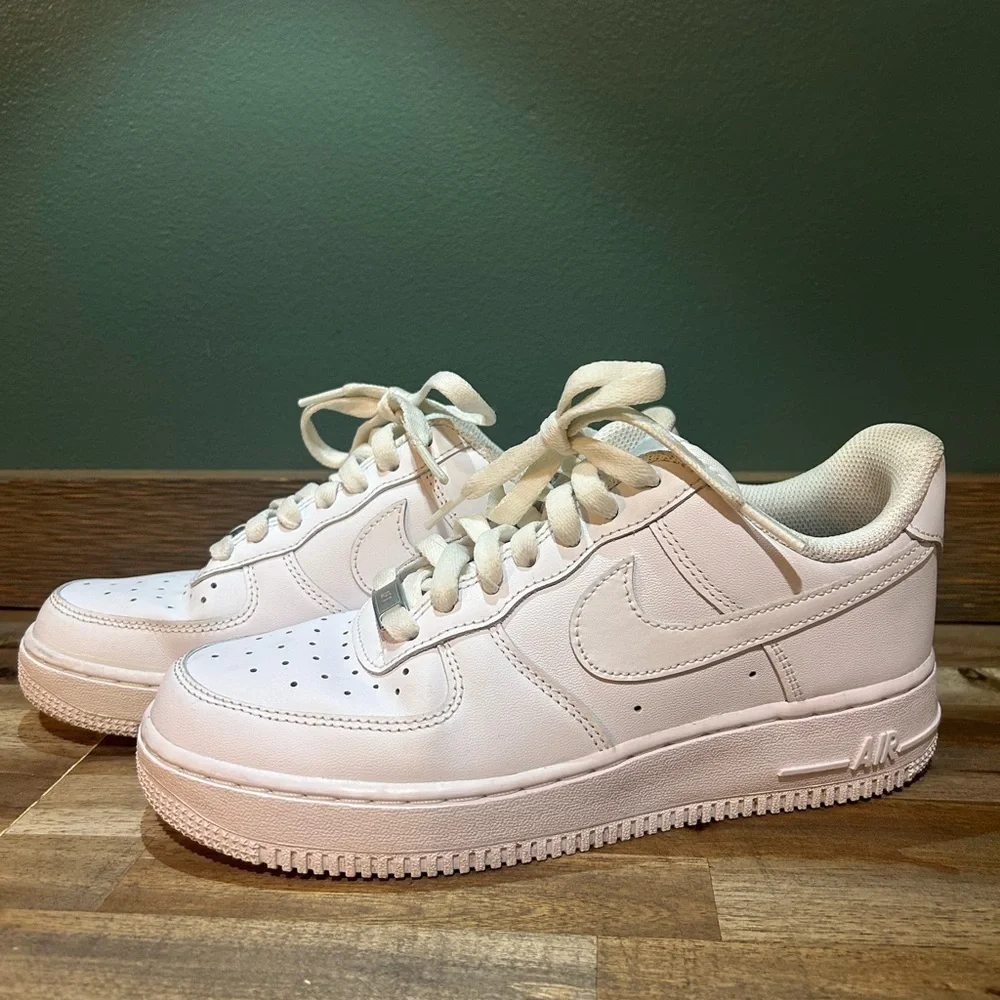 Nike Air Force 1 Low White Sneakers Women’s 7.5